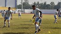 Fabiano Beltrame saat masih latihan di Persib B (Blitar United). (Bola.com/Erwin Snaz)