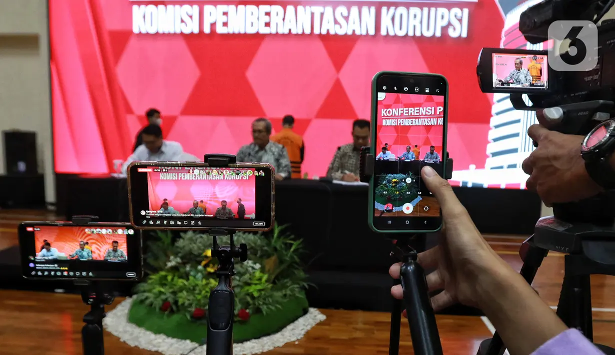 Andhi awalnya dimintai klarifikasi mengenai asal-usul kekayaan oleh tim Direktorat LHKPN KPK. (Liputan6.com/Angga Yuniar)