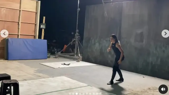Pevita Pearce unggah momen di balik layar film Sri Asih (Foto: Instagram @pevpearce)