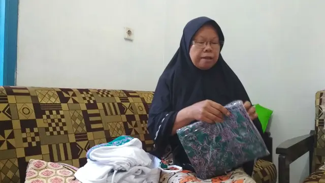 Kisah Haru Tukang Pijit Asal Cirebon Naik Haji