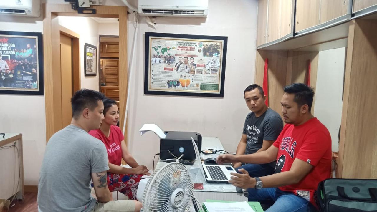 Polisi menangkap artis Vitalia Shesya terkait narkoba. (foto: istimewa)