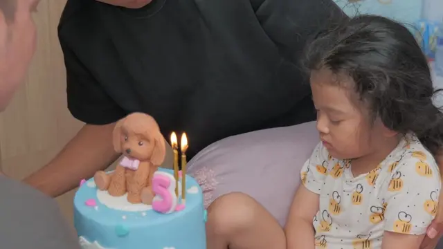 9 Momen Sarwendah Beri Kejutan Ulang Tahun ke Thalia dan Thania, Ruben Onsu Tak Terlihat