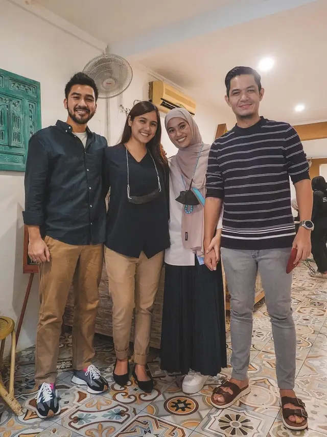 7 Potret Kebersamaan Alyssa Soebandono dan Sang Adik yang Jarang Tersorot