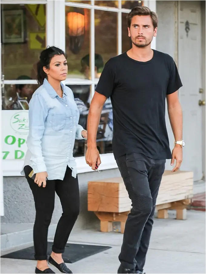 [Bintang] Kourtney Kardashian dan Scott Disick