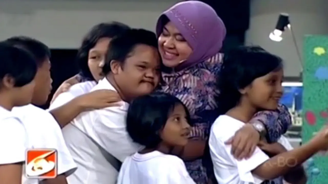 [VIDEO] Anak Jalanan Berprestasi Ala Walikota Risma