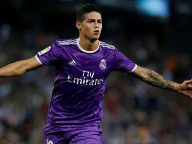 Real Madrid berhasil meraih kemenangan 2-0 melawan Espanyol pada laga pekan keempat La Liga 2016-2017 di Estadi Cornella-El Prat, Senin (19/9/2016) dini hari WIB. Gol Madrid dicetak James Rodriguez dan Karim Benzema. (AFP/Pau Barrena)