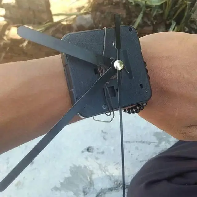 6 Potret Jam Tangan Versi Low Bugdet Ini Nyeleneh,