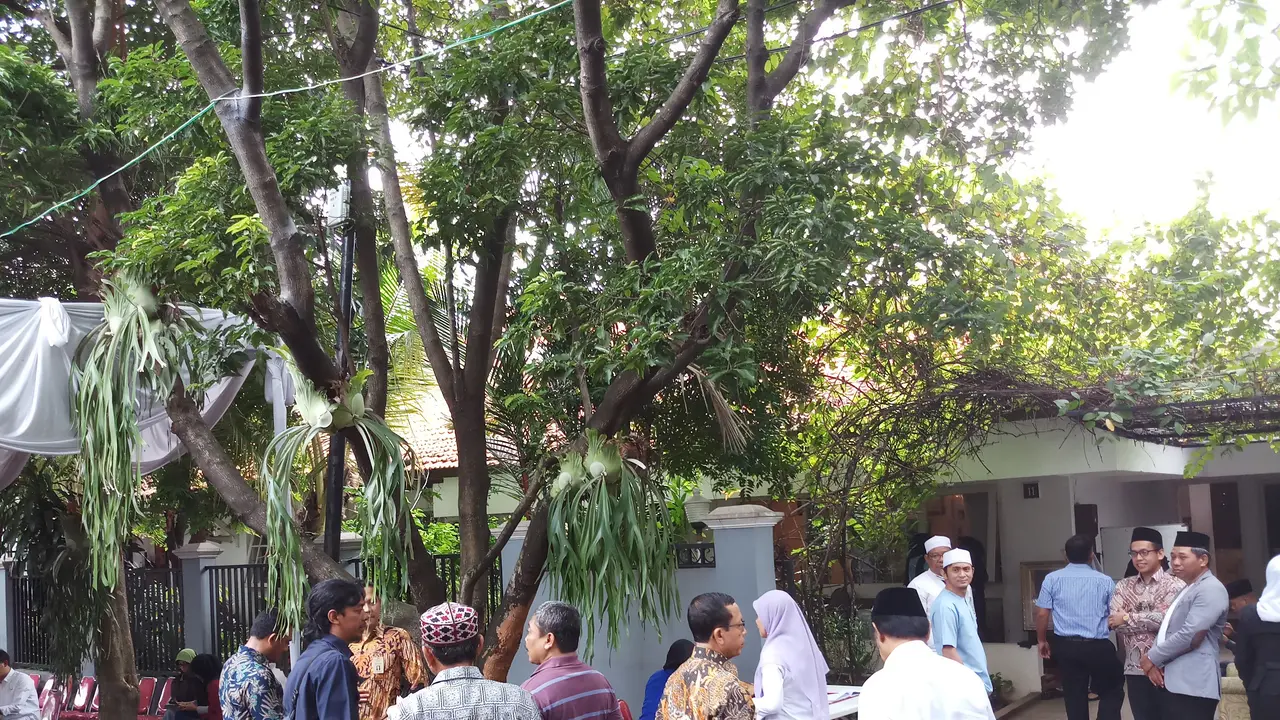 Para Tamu Mulai Padati Rumah Duka AM Fatwa