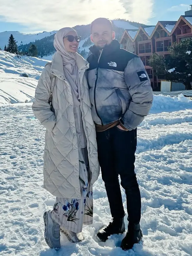 OOTD Hijab Shireen Sungkar Liburan di Qatar dan Turki. [@shireensungkar]