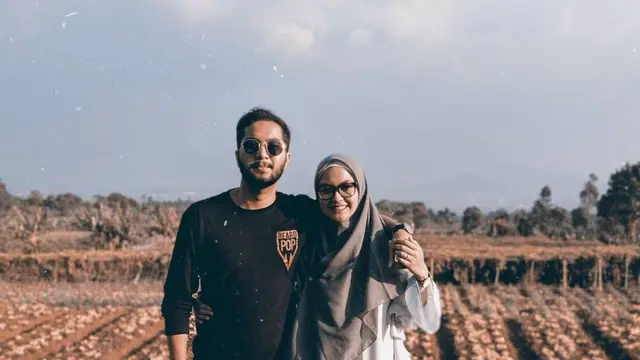5 Tahun Bersama, Ini 6 Potret Manis Revalina S. Temat dan Suami yang Jarang Tersorot