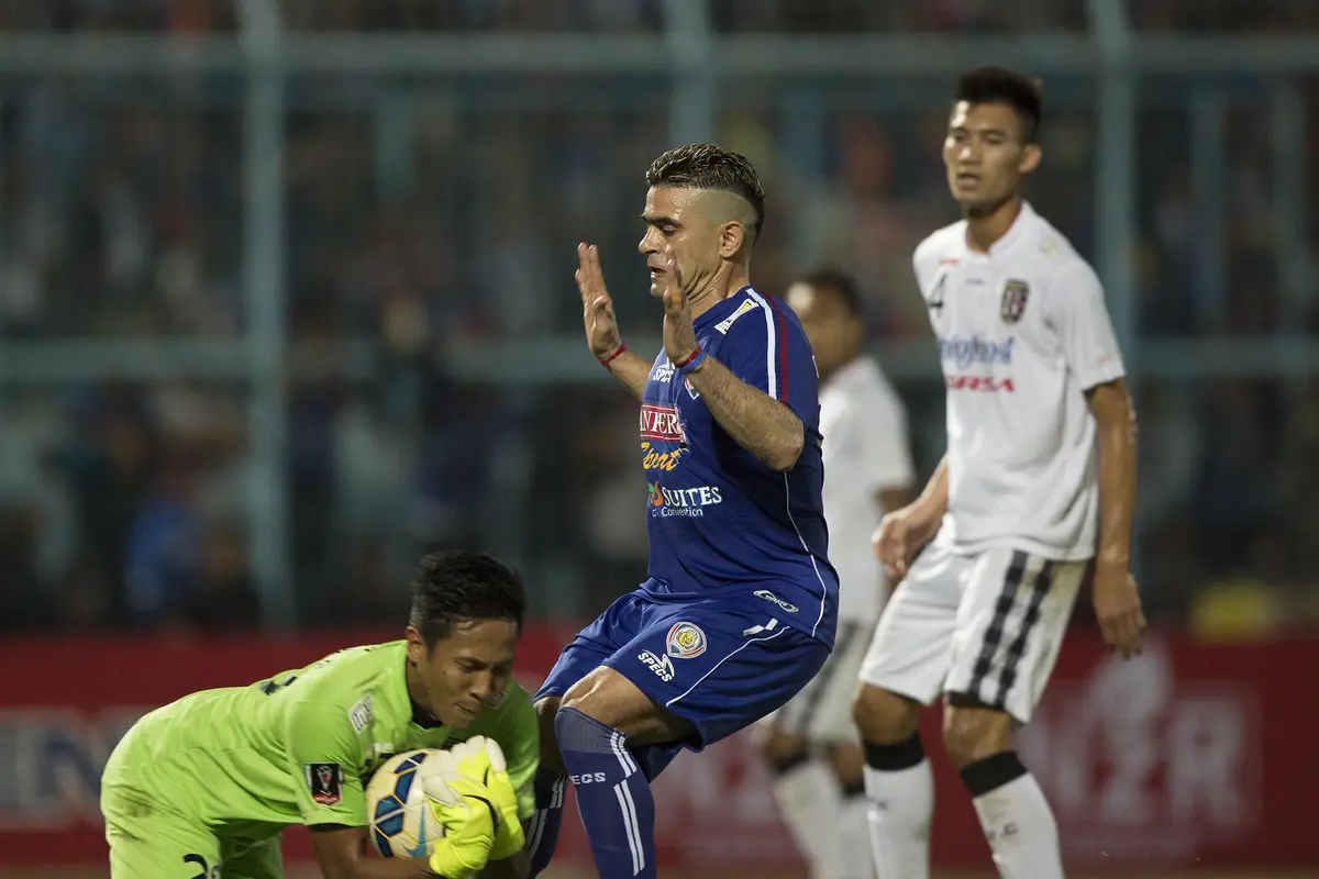 Arema Cronus vs Bali United