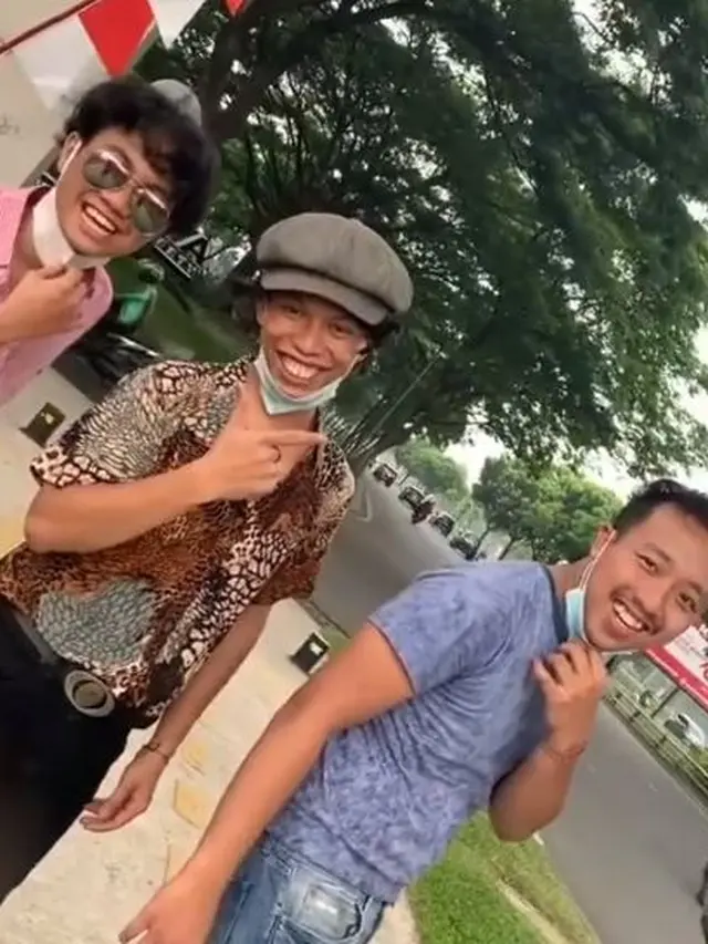 6 Potret 3 Pemuda Mirip Dono Kasino Indro, Bak Pinang Dibelah Dua