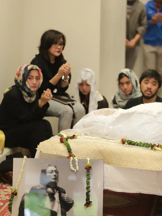 [Bintang] Jenazah Yockie Suryo Prayogo