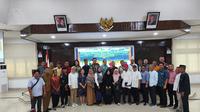 Peserta dialog konflik perusahaan dengan masyarakat adat di Kabupaten Indragiri Hulu. (Liputan6.com/M Syukur)