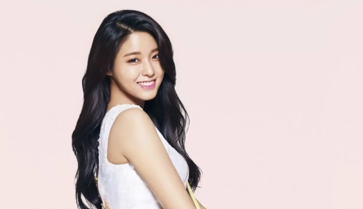 Seperti yang dilansir dari Soompi, Seolhyun menampik jika ia melakukan diet ketat. "Di internet banyak beredar kabar tentang aku melakukan diet. Tapi semua kabar itu bohong," ujarnya. (Foto: Soompi.com)