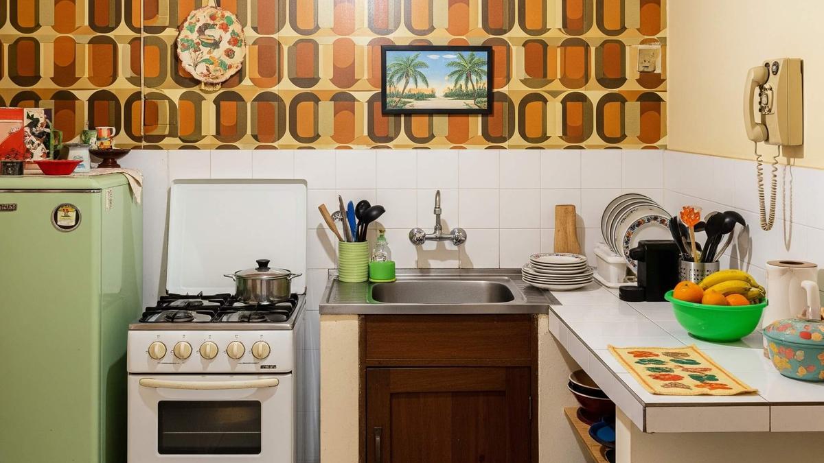 Dapur Rumah Kecil Tema Retro 80an dengan Budget 8 Juta, 7 Inspirasi Stylish Fungsional