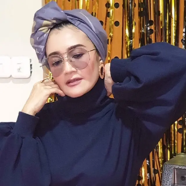 6 Potret Terbaru Nini Carlina, Awet Muda di Usia 44 Tahun
