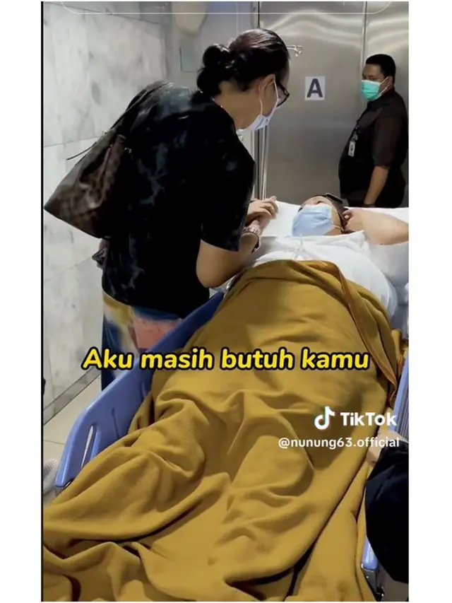 6 Momen Haru Nunung Srimulat Sebelum Operasi Kanker Payudara, Setia Didampingi Suami