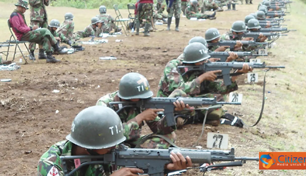 Citizen6, Malang Selatan: Latihan menembak kualifikasi bertujuan untuk  membekali siswa Dikmata XXXI Marinir TA. 2011 dengan pengetahuan tentang menembak senapan panjang. (Pengirim: Penkobangdikal)