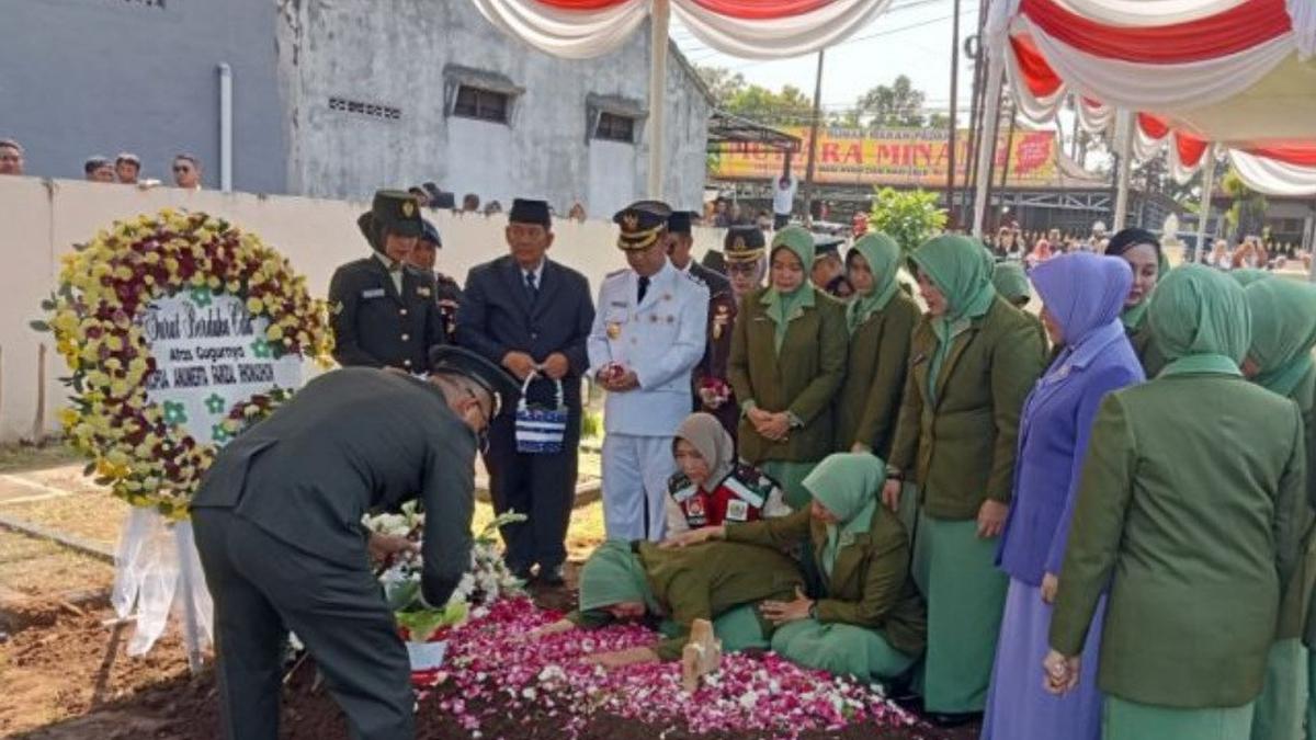 Warga Kulon Progo Antar Kopda Farizal ke Tempat Peristirahatan Terakhir di TMP Giripeni