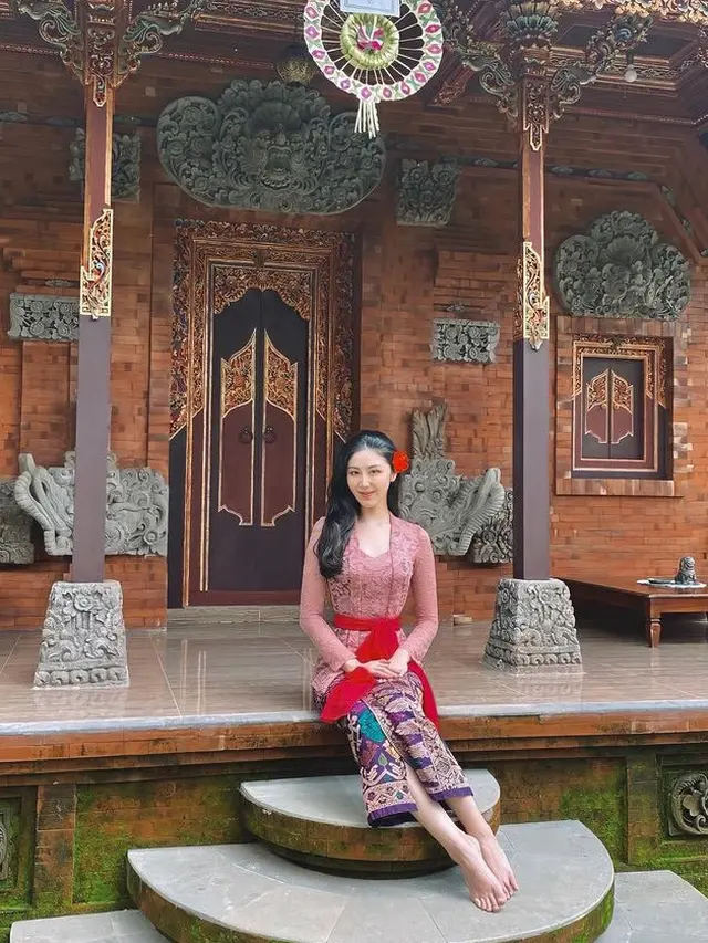 Putu Ayu Saraswati Puteri Indonesia Lingkungan 2020 yang Baru Dilamar Arsyah Rasyid. [@ayusarasw]