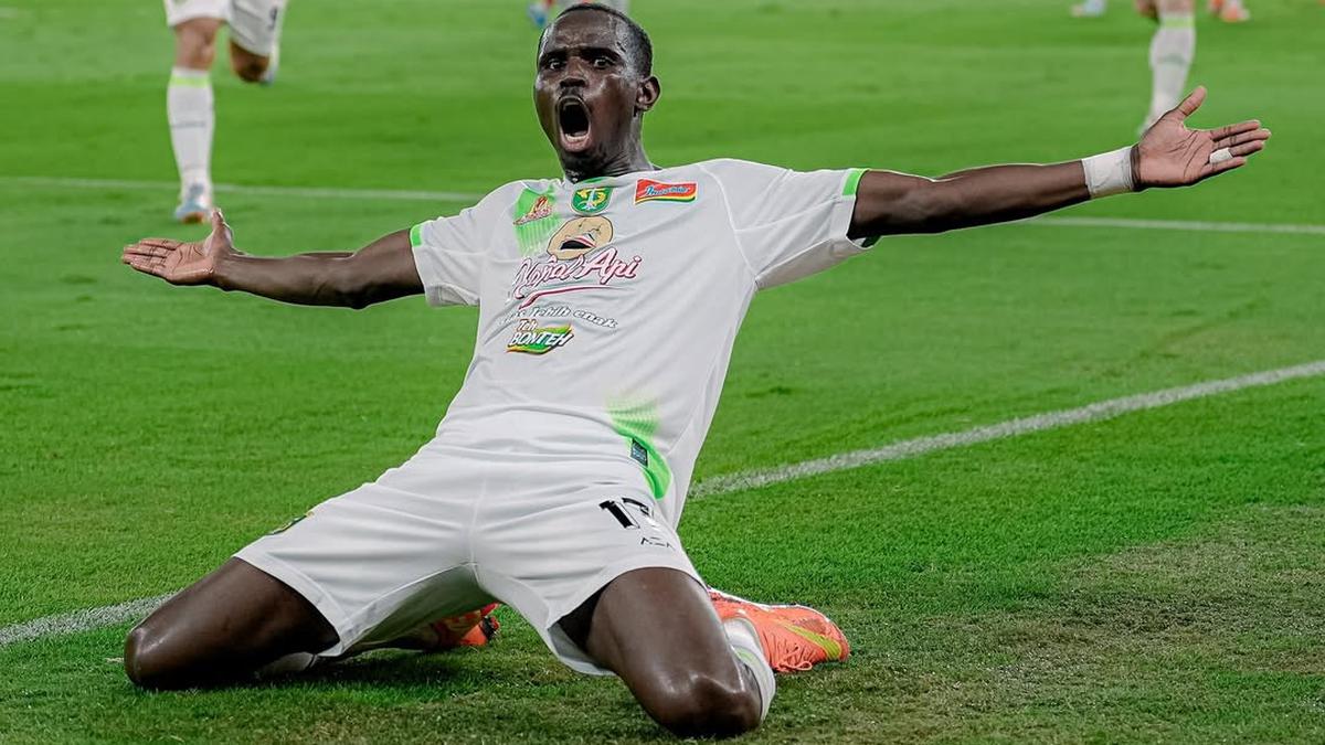 Hasil BRI Liga 1: Flavio Ucok Silva Jadi Pahlawan, 10 Pemain Persebaya Rajai Derbi Suramadu atas Madura United