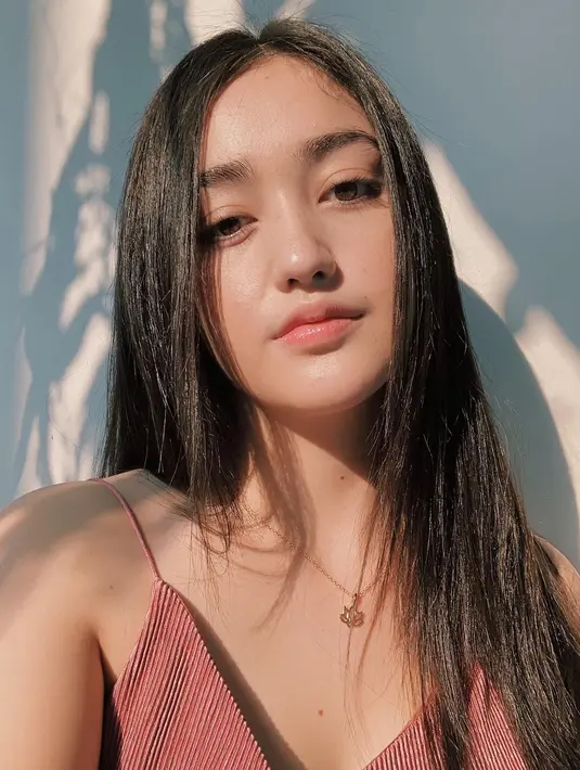 Jadi mana nih foto selfie natural Ranty Maria yang paling jadi favoritmu, Sahabat FIMELA? Foto: Instagram.