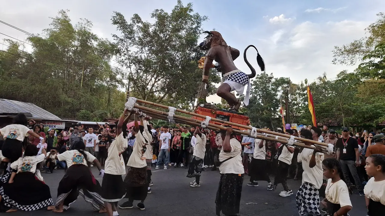 Pawai ogoh-ogoh di Ngawen berlangsung meriah di tengah Ramadhan, jadi simbol kuat toleransi antarumat beragama menjelang Nyepi dan Idulfitri.