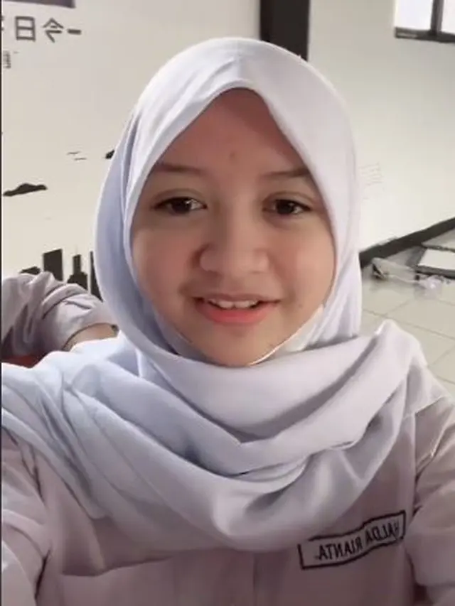 6 Potret Halda Adik Arafah Rianti saat Pakai Seragam SMA Ini Curi Perhatian