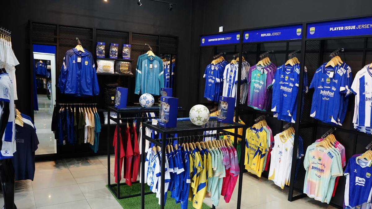 Efek Prestasi dan Kualitas, Penjualan Jersey Persib Musim Ini Melejit