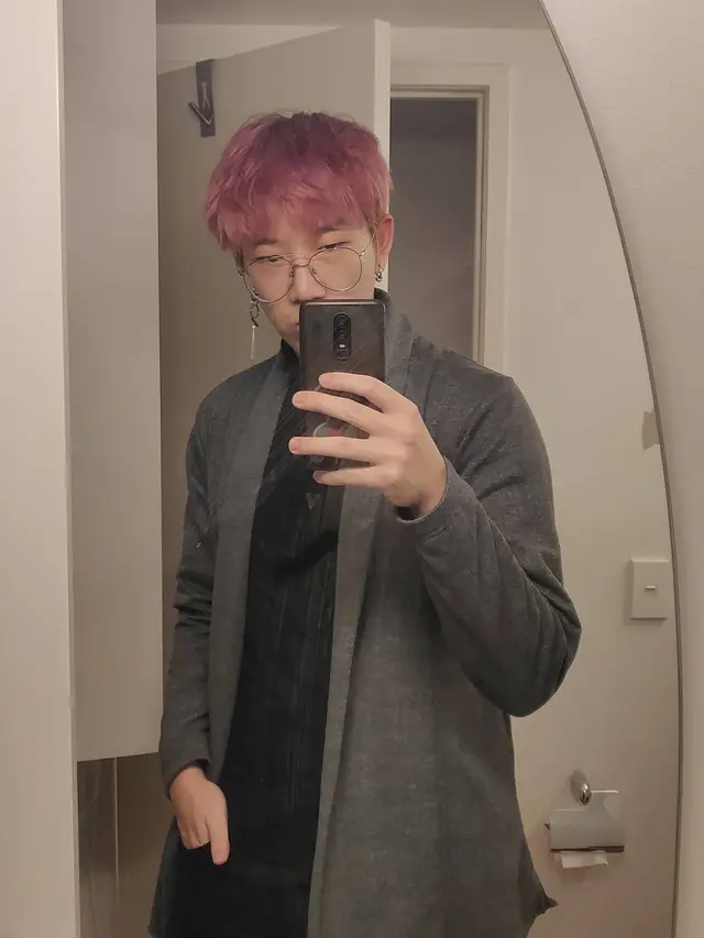 Potret Richie Victor Hartanto Adik Bungsu Leony Vitria, Disebut Mirip Oppa Korea. (Sumber: Instagram/wekywek)