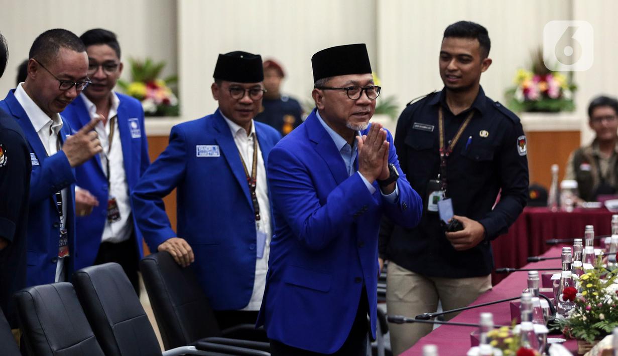 "Kader PAN di seluruh Tanah Air baik pusat dan provinsi kabupaten kota, sekali lagi siap lahir batin bekerja dan berkompetisi dengan kolega partai-partai lain dalam rangka amar ma'ruf dan nahi munkar", ungkap Zulkifli Hasan. (Liputan6.com/Johan Tallo)