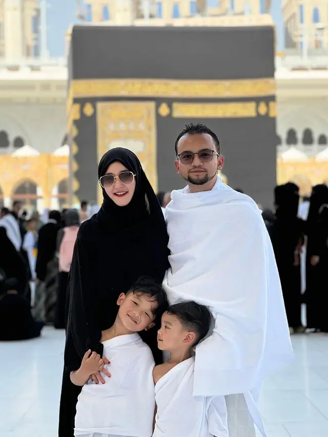 6 Potret Kayla Nadira dan Suami, Kakak Ipar Gus Zizan yang Juga Nikah Muda