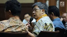 Dirut PT Quadra Solutions Anang Sugiana Sudihardjo memberi keterangan saat sidang lanjutan dugaan korupsi proyek e-KTP dengan terdakwa Setya Novanto di Pengadilan Tipikor, Jakarta, Kamis (22/2). (Liputan6.com/Helmi Fithriansyah)