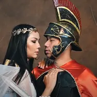 Vicky dan Kalina usung prewedding bertema Galdiator dan Pai Su Cen.(Sumber: YouTube/ RIOMOTRET)