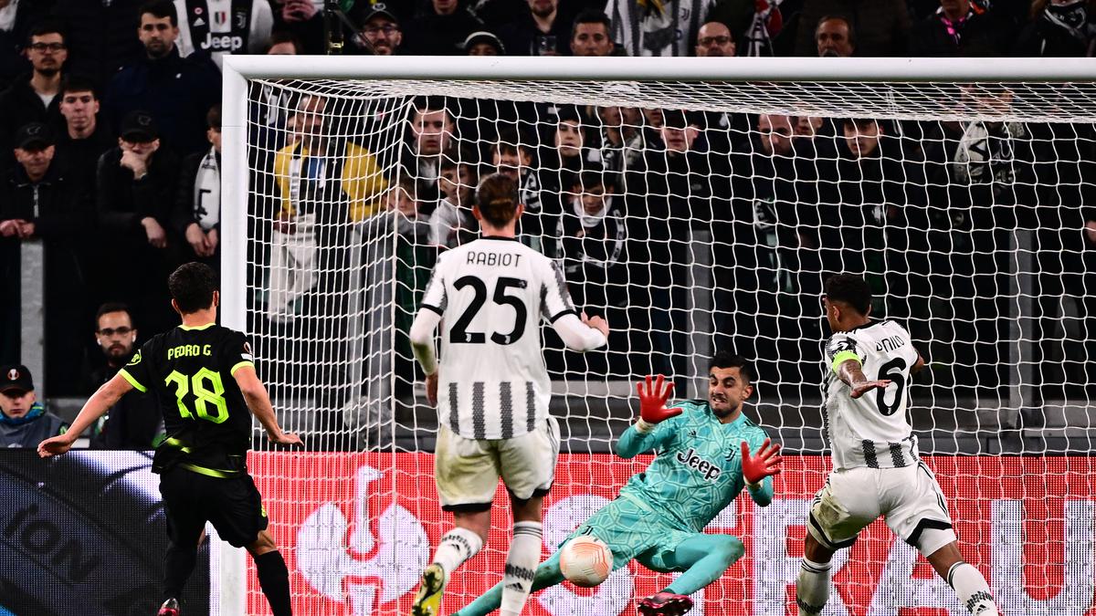 Juventus Bisa Ciptakan Transfer Domino di Posisi Kiper: Mandas Datang dan Perin Pergi