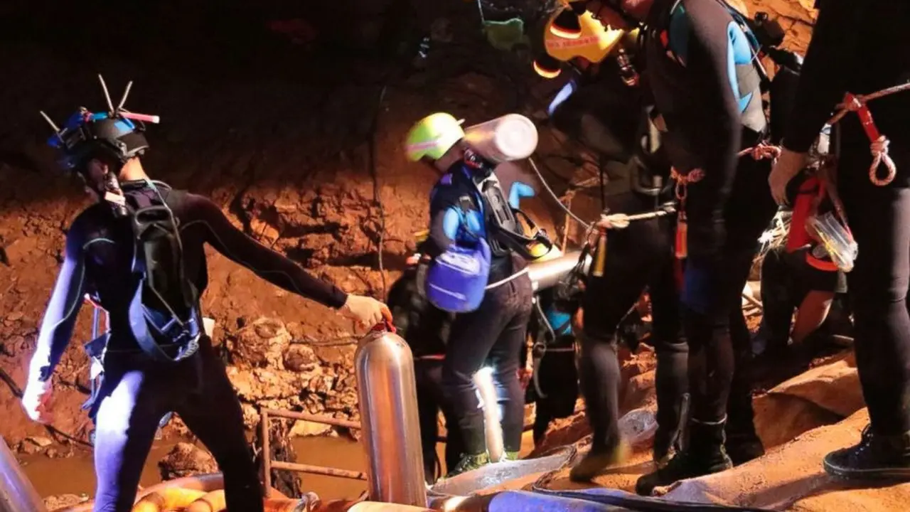 [Bintang] Gua di Thailand Akan Dijadikan Tempat Wisata