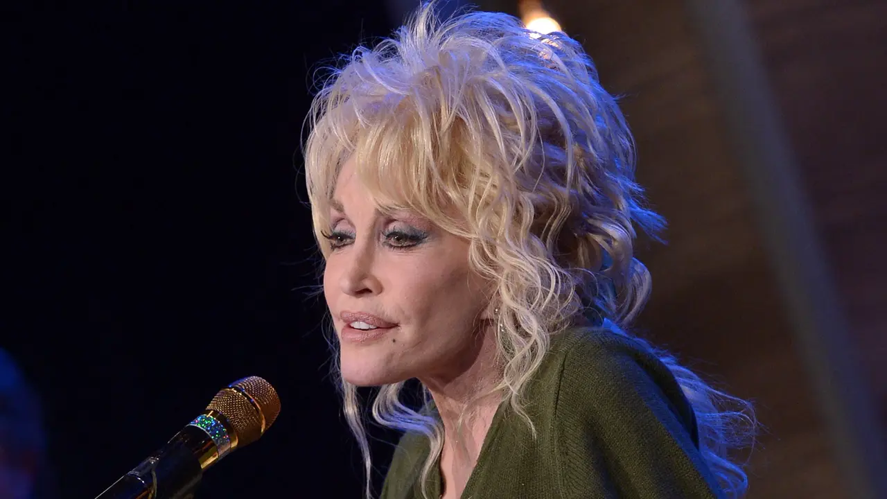 Dolly Parton (RICK DIAMOND / GETTY IMAGES NORTH AMERICA / Getty Images via AFP)