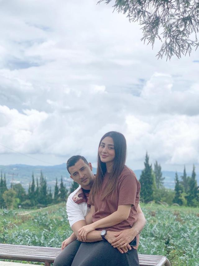 7 Potret Ali Syakieb dan Margin Wieheerm saat Syuting Bismillah Cinta, Mesra Banget