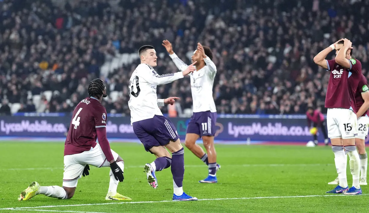 West Ham memecah kebuntuan melalui Tomas Soucek pada menit ke-50, sebelum Manchester United membalas lewat Benjamin Sesko di menit ke-90+6. (Adam Davy/PA via AP)