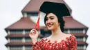 Bukan hal mudah bagi Febby untuk bisa menyelesaikan pendidikan S1 nya di jurusan Hukum, Universitas Indonesia dalam kurun waktu 3,5 tahun dan nilai cumlaude. Febby menempuh perjuangan tersendiri. (Instagram/febbyrastanty)