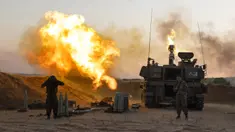 Unit artileri Israel menembakkan peluru ke arah sasaran di Jalur Gaza di perbatasan Gaza-Israel, Rabu (19/5/2021). Jumlah penduduk Jalur Gaza yang tewas akibat serangan Israel sampai saat ini mencapai 228 orang. (AP Photo/Tsafrir Abayov)