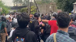 Polisi Gerebek Sarang Narkoba di Kampung Ambon dan Boncos