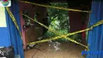 Warga yang mendengar suara bangunan runtuh langsung berdatangan ke lokasi.