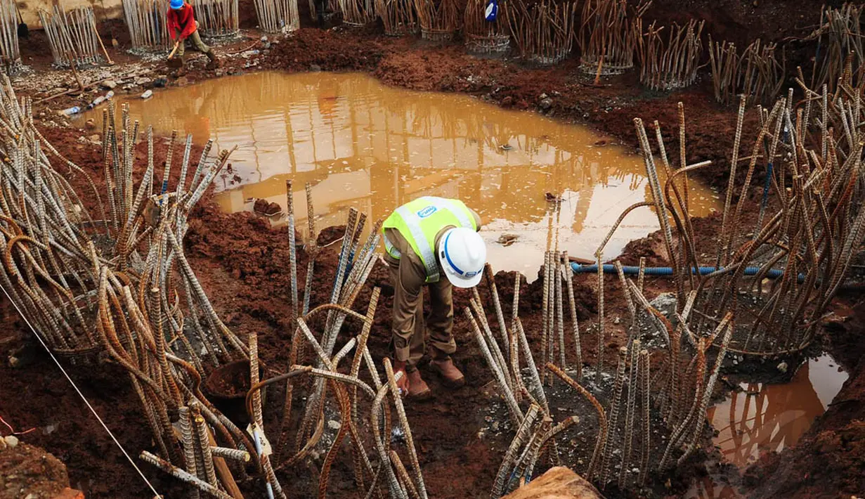 Dengan anggaran sebesar Rp 493 miliar, proyek ini ditargetkan rampung Februari 2015, Jakarta, Kamis (10/7/14). (Liputan6.com/Faizal Fanani)