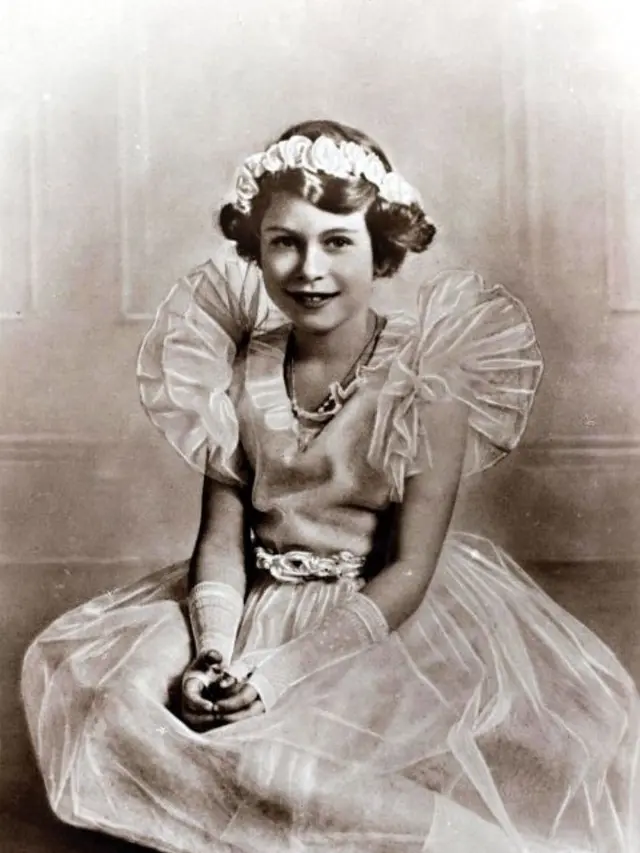 [Bintang] Ratu Elizabeth II