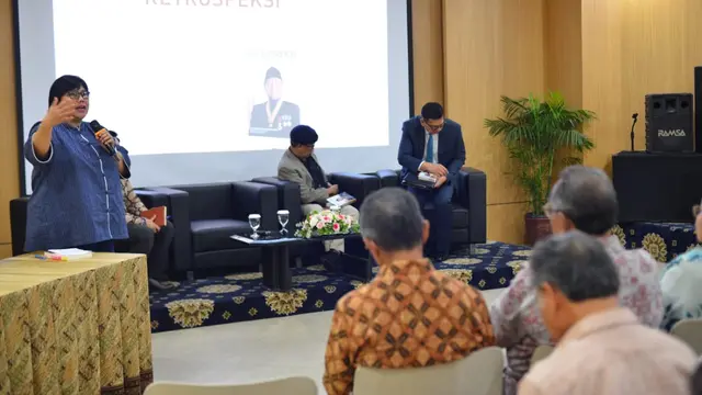 Ina Hagniningtyas Krisnamurthi. ​Staf Ahli Bidang Diplomasi Ekonomi Kemlu di peluncuran buku Retrospeksi.