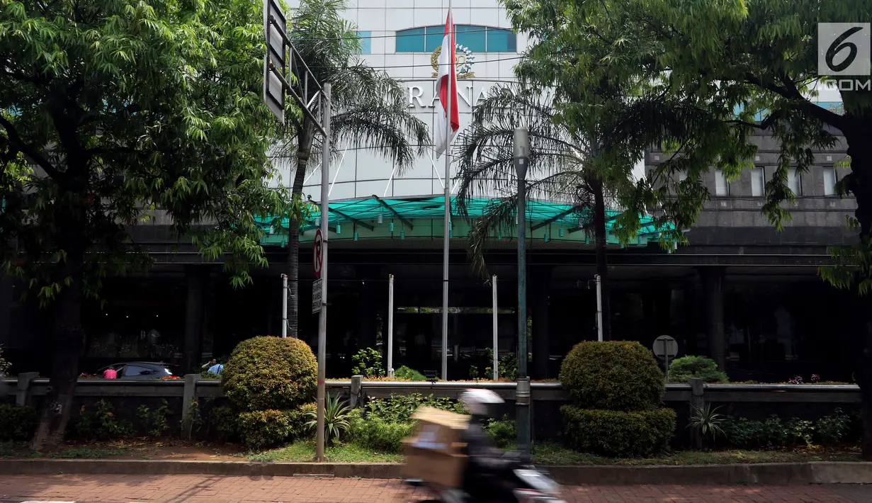 Suasana Gedung Granadi di Jalan HR Rasuna Said Kuningan, Jakarta, Rabu (21/11). Pengadilan Negeri Jakarta Selatan menyita Gedung Granadi milik Keluarga Cendana. (Liputan6.com/JohanTallo)