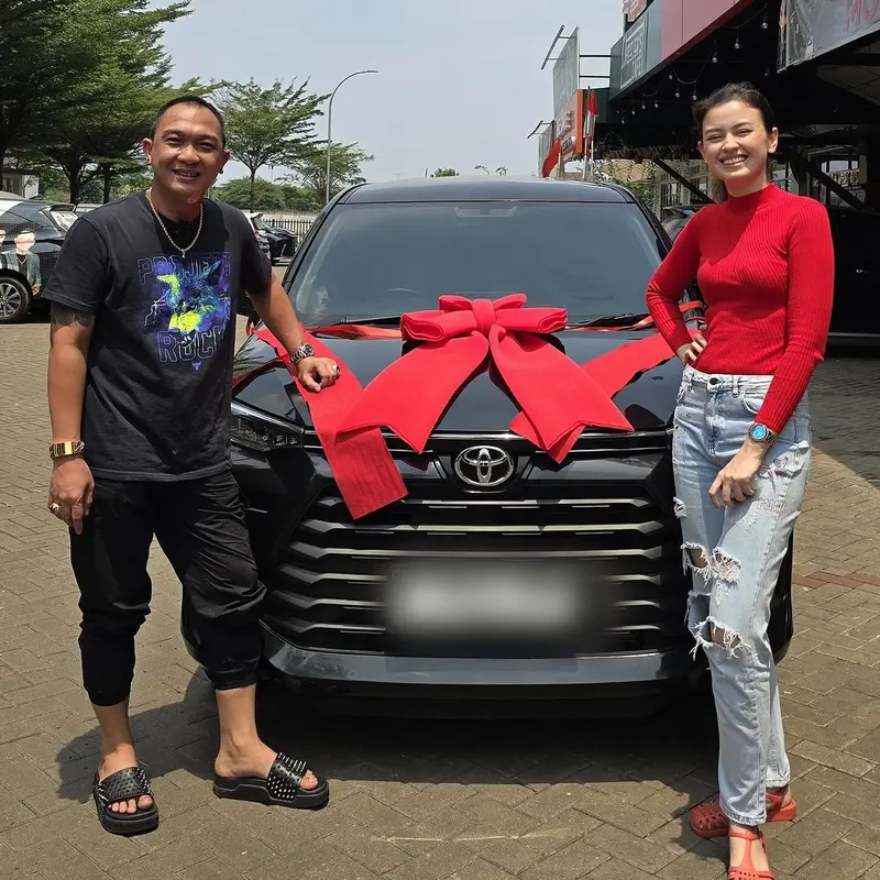 Kimberly Ryder Dapat Hdiah Mobil