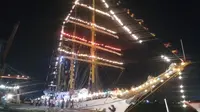 Kapal Dewaruci tampak turut meramaikan momen saat Asian Games 2018 dibuka (Liputan6.com/Nefri Inge)